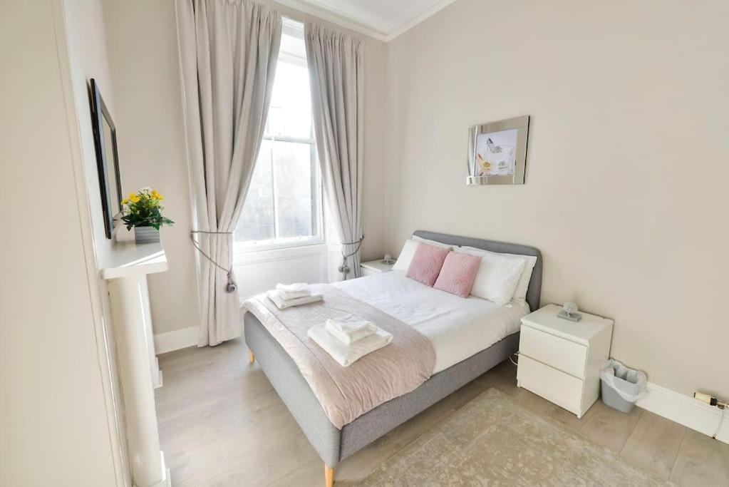 George IV Bridge - Superbly Located 3 Bedroom! Edinburgh Exterior photo