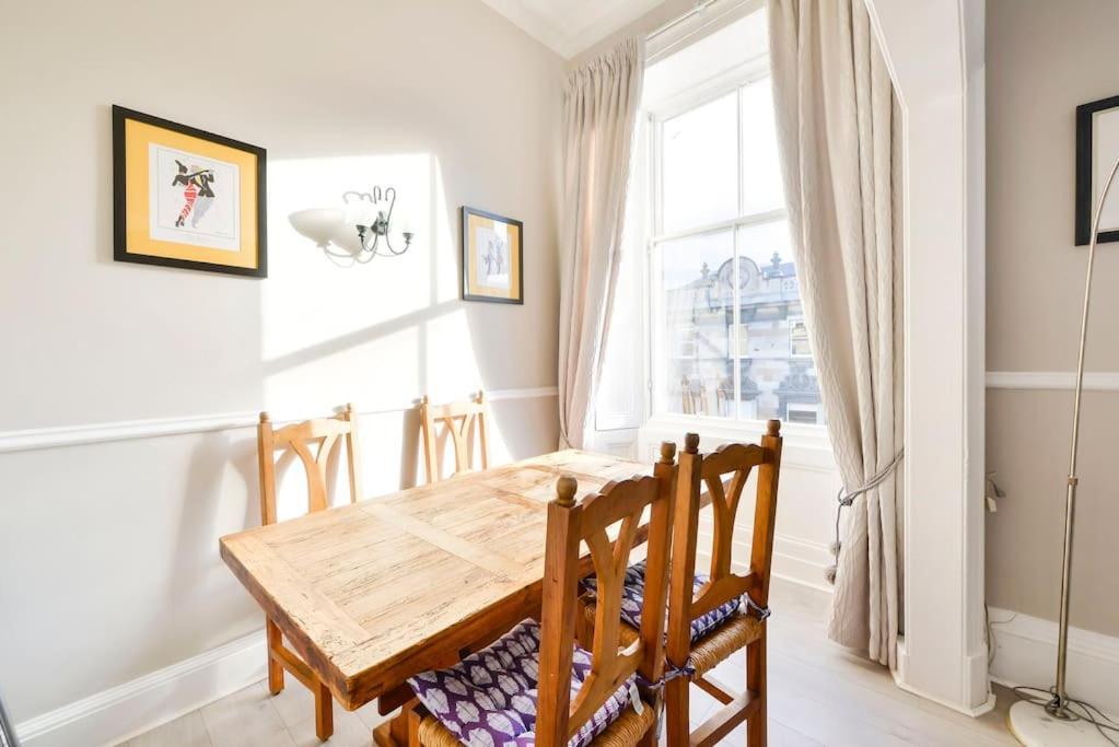 George IV Bridge - Superbly Located 3 Bedroom! Edinburgh Exterior photo